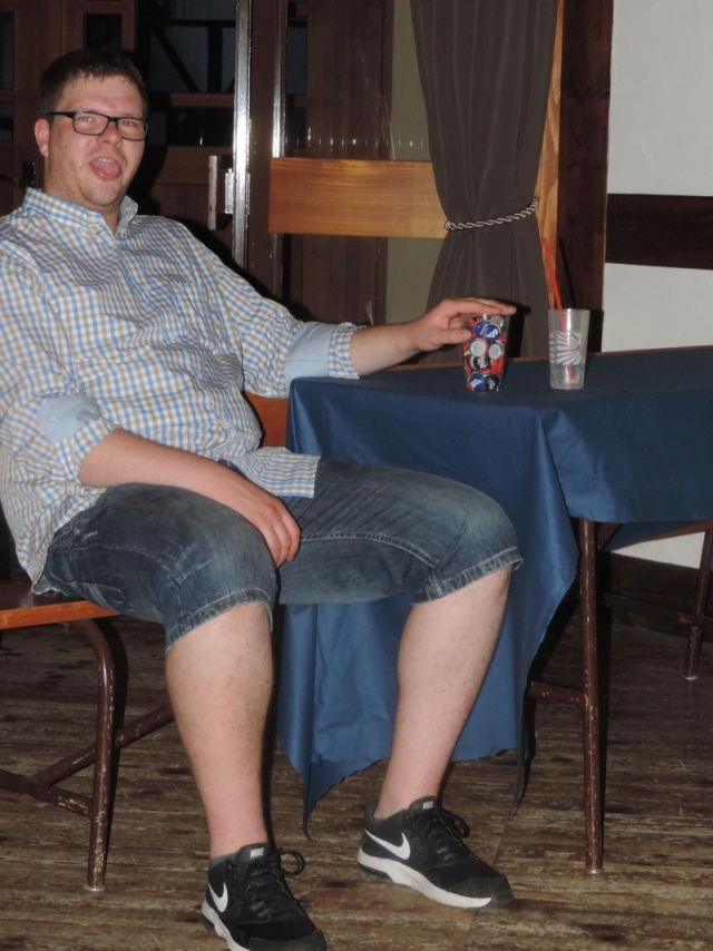 Den Taube freut sich aufs Kronkorkenschnipsen 